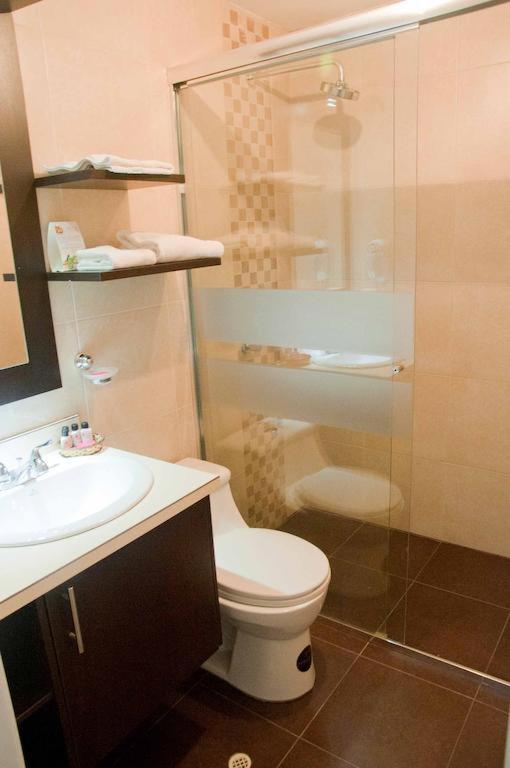 Aparthotel Walther Quito Bagian luar foto