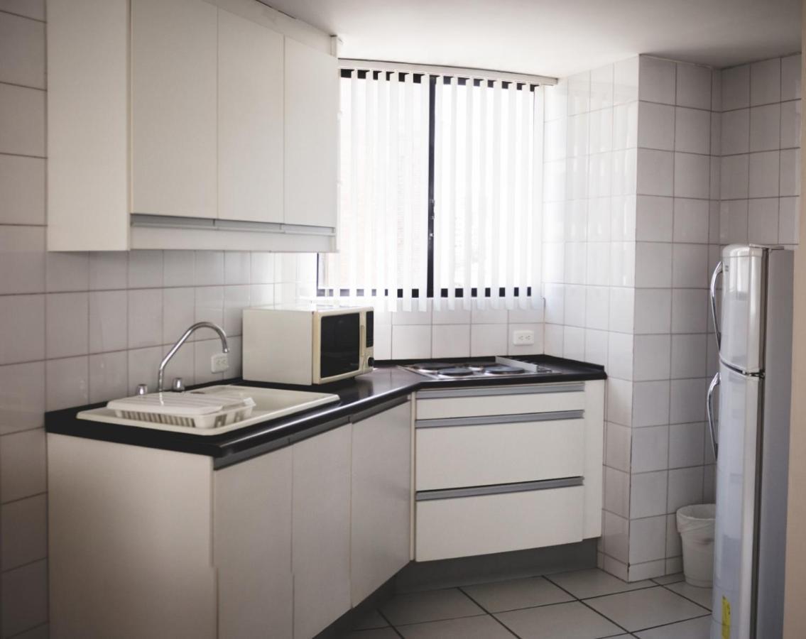 Aparthotel Walther Quito Bagian luar foto